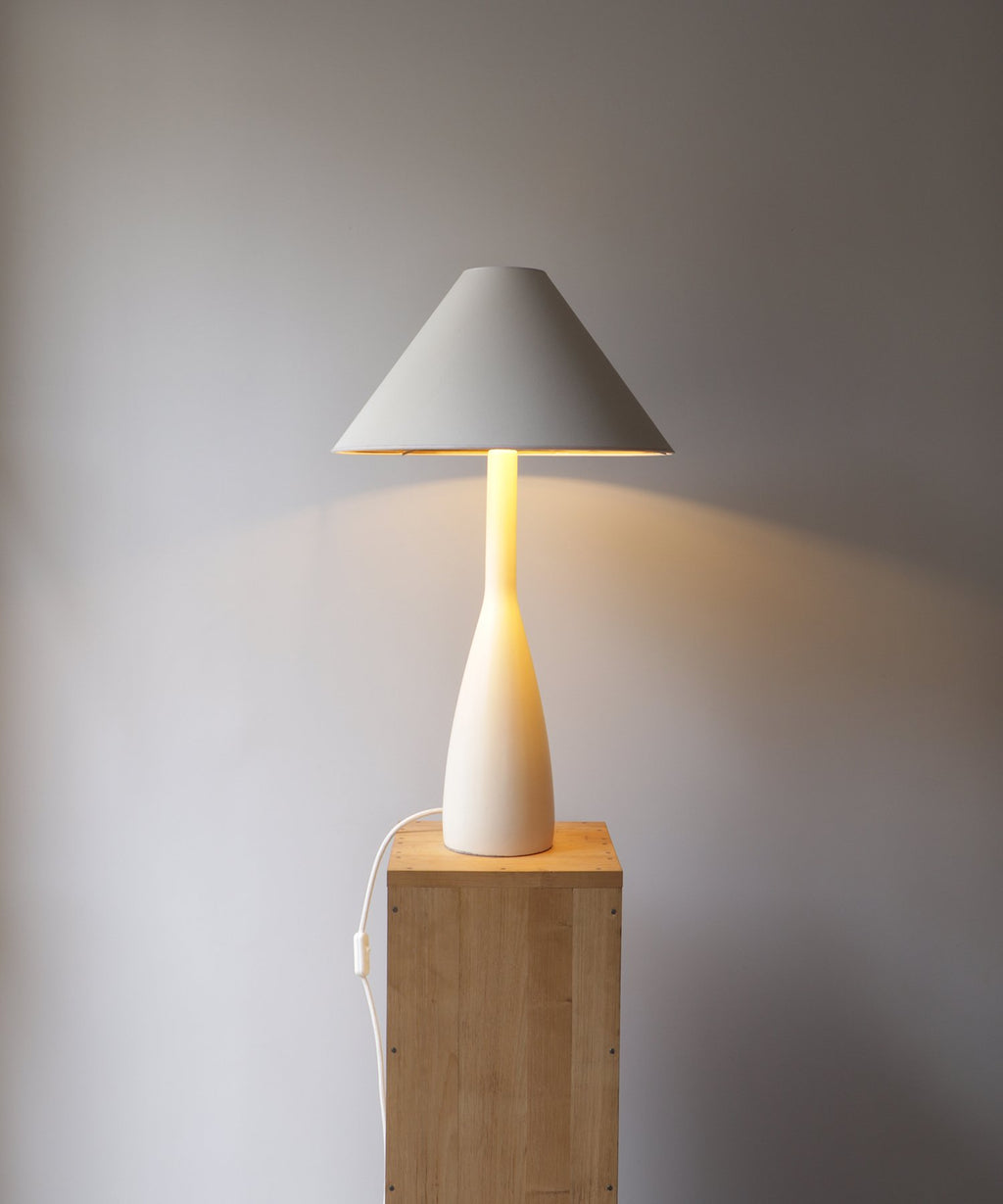 Zèbres Lampe à poser Lampe quille en faïence blanche - manufacture Lunéville