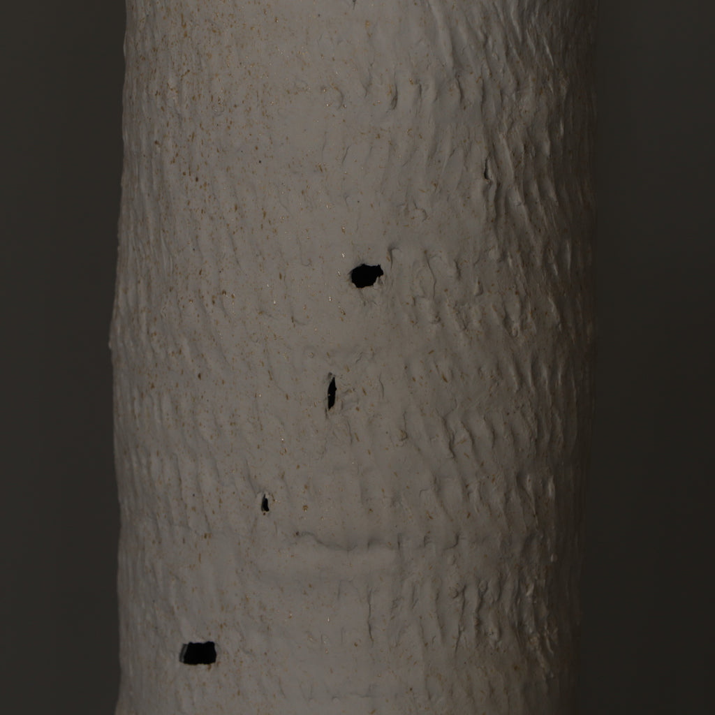« Souche », stèle en porcelaine - Isabelle Roux - ZEBRES