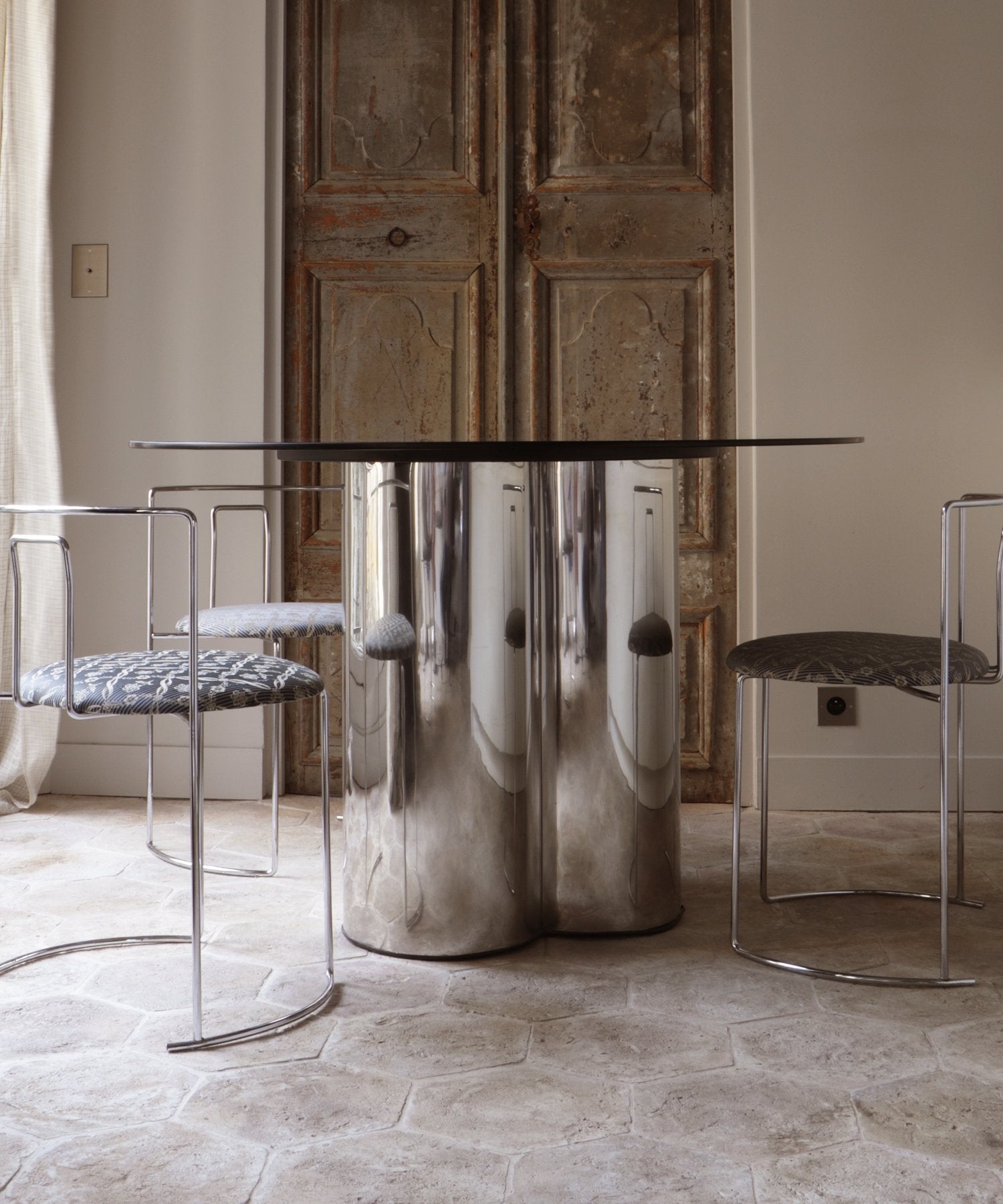 Zèbres Table en acier chromé « Tubes »